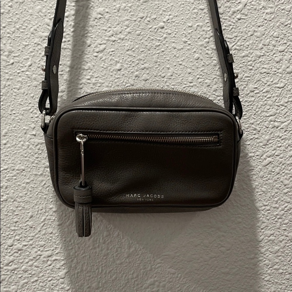 MARC JACOBS CAMERA CROSSBODY BAG 💰MAKE AN OFFER💰